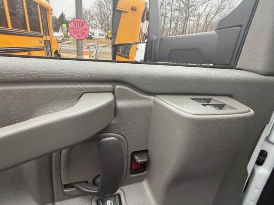 Picture of 2024 Chevrolet 3500 Cutaway Refrigerated Truck, Food, Beverage, Delivery, Hauling, Package, Medical, Box Truck, Thermo King, 16FT Box, Reefer GM L8T