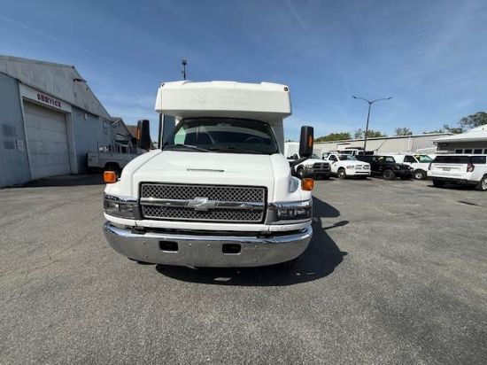 Picture of 2005 Chevrolet C5500 Bus Duramax V-Shaped