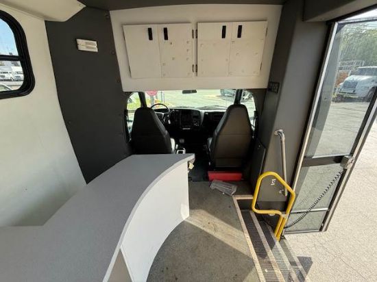 Picture of 2005 Chevrolet C5500 Bus Duramax V-Shaped