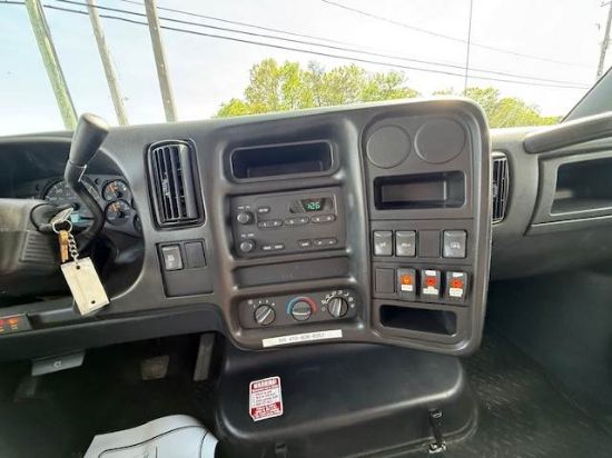 Picture of 2005 Chevrolet C5500 Bus Duramax V-Shaped