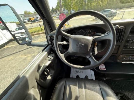 Picture of 2005 Chevrolet C5500 Bus Duramax V-Shaped