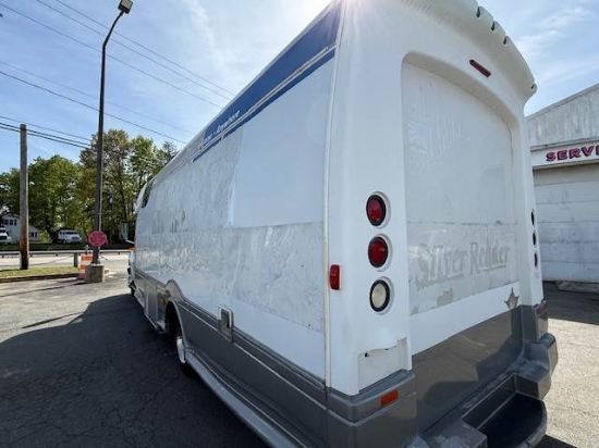 Picture of 2005 Chevrolet C5500 Bus Duramax V-Shaped