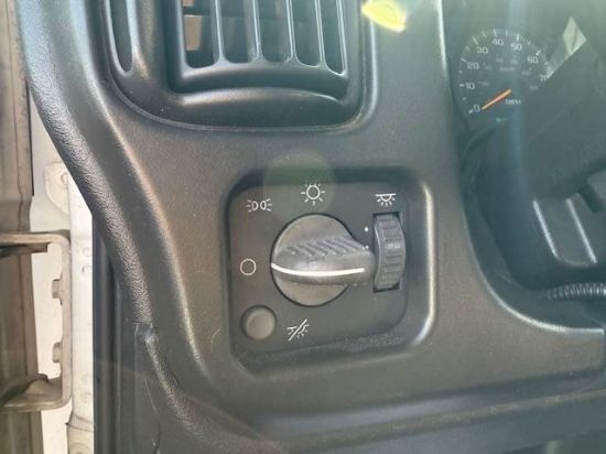 Picture of 2005 Chevrolet C5500 Bus Duramax V-Shaped