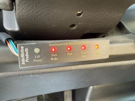 Picture of 2005 Chevrolet C5500 Bus Duramax V-Shaped
