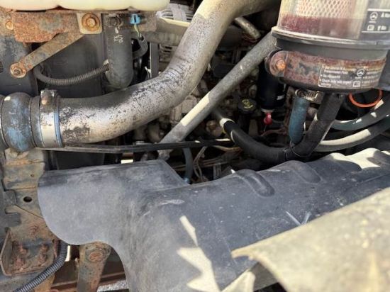 Picture of 2005 Chevrolet C5500 Bus Duramax V-Shaped
