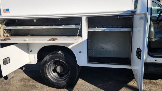Picture of 2010 Ford F-450 Mechanic / Service Truck, Plumber, Work, Construction, Handyman, Electrician, Box Truck, Gasoline Delivery, Work, 9FT Bed, Utility Ford