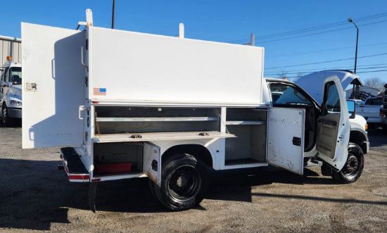 Picture of 2010 Ford F-450 Mechanic / Service Truck, Plumber, Work, Construction, Handyman, Electrician, Box Truck, Gasoline Delivery, Work, 9FT Bed, Utility Ford