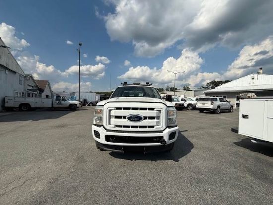 Picture of 2011 Ford F-350 Extended Cab Mechanic / Service Truck, 4x4, Tow Hitch, Reading Bed, Utility, Diesel, Low Miles, Construction, Handyman Ford V-Shaped