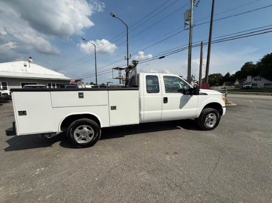 Picture of 2011 Ford F-350 Extended Cab Mechanic / Service Truck, 4x4, Tow Hitch, Reading Bed, Utility, Diesel, Low Miles, Construction, Handyman Ford V-Shaped