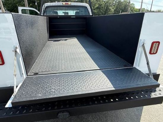 Picture of 2011 Ford F-350 Extended Cab Mechanic / Service Truck, 4x4, Tow Hitch, Reading Bed, Utility, Diesel, Low Miles, Construction, Handyman Ford V-Shaped