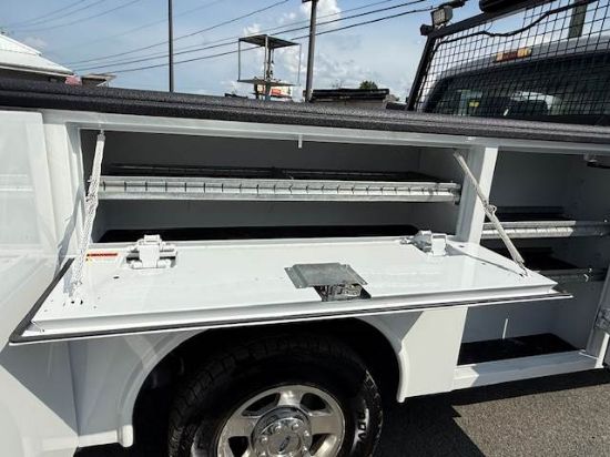 Picture of 2011 Ford F-350 Extended Cab Mechanic / Service Truck, 4x4, Tow Hitch, Reading Bed, Utility, Diesel, Low Miles, Construction, Handyman Ford V-Shaped