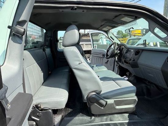 Picture of 2011 Ford F-350 Extended Cab Mechanic / Service Truck, 4x4, Tow Hitch, Reading Bed, Utility, Diesel, Low Miles, Construction, Handyman Ford V-Shaped