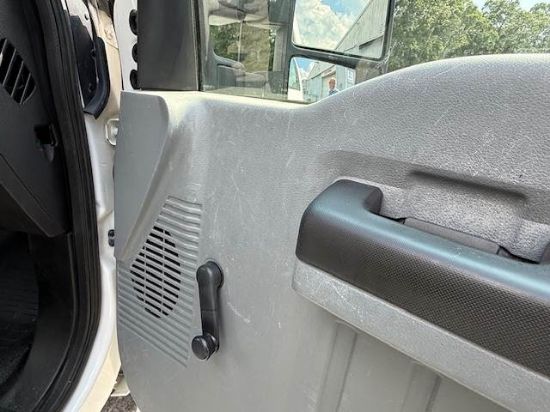 Picture of 2011 Ford F-350 Extended Cab Mechanic / Service Truck, 4x4, Tow Hitch, Reading Bed, Utility, Diesel, Low Miles, Construction, Handyman Ford V-Shaped