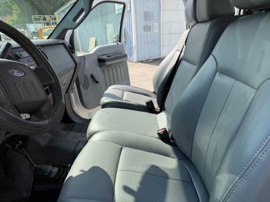 Picture of 2011 Ford F-350 Extended Cab Mechanic / Service Truck, 4x4, Tow Hitch, Reading Bed, Utility, Diesel, Low Miles, Construction, Handyman Ford V-Shaped