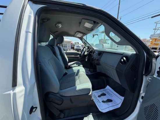 Picture of 2011 Ford F-550 Mechanic / Service Truck, Contractor, Gasoline, Handyman, Plumber, Electrical, Utility, Work Truck Ford V-Shaped