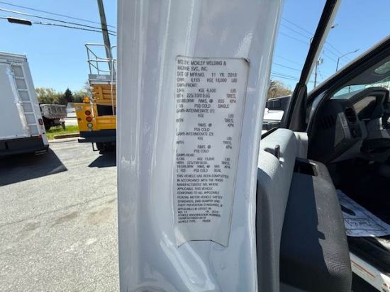 Picture of 2011 Ford F-550 Mechanic / Service Truck, Contractor, Gasoline, Handyman, Plumber, Electrical, Utility, Work Truck Ford V-Shaped