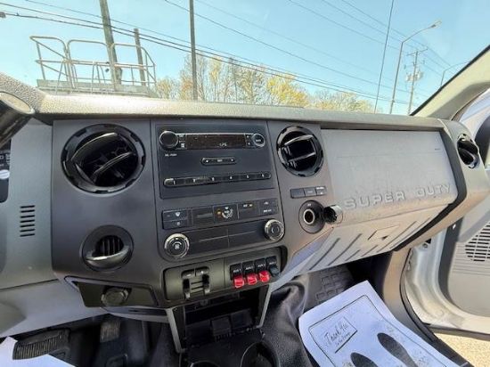 Picture of 2011 Ford F-550 Mechanic / Service Truck, Contractor, Gasoline, Handyman, Plumber, Electrical, Utility, Work Truck Ford V-Shaped