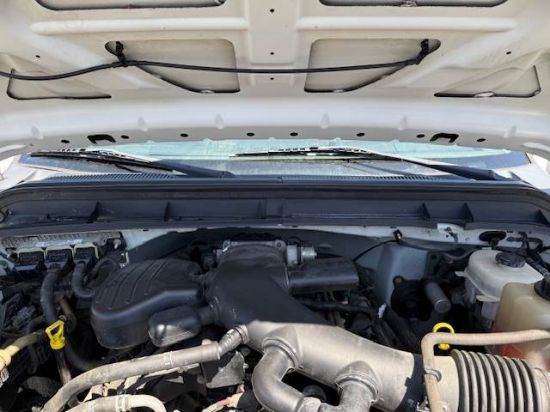 Picture of 2011 Ford F-550 Mechanic / Service Truck, Contractor, Gasoline, Handyman, Plumber, Electrical, Utility, Work Truck Ford V-Shaped