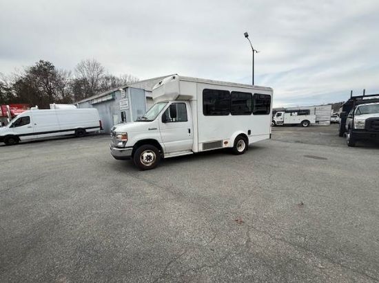Picture of 2016 Ford Econoline Bus, 12 Children Passenger, Transporter, Mini, Rear Heat and A/C, Handicap, Seatbelts, Food Truck, Church, Van Ford V-Shaped