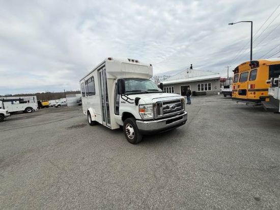 Picture of 2016 Ford Econoline Bus, 12 Children Passenger, Transporter, Mini, Rear Heat and A/C, Handicap, Seatbelts, Food Truck, Church, Van Ford V-Shaped