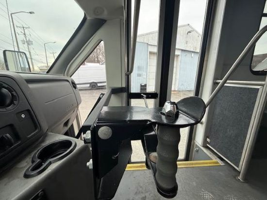 Picture of 2016 Ford Econoline Bus, 12 Children Passenger, Transporter, Mini, Rear Heat and A/C, Handicap, Seatbelts, Food Truck, Church, Van Ford V-Shaped