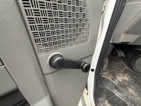 Picture of 2016 Ford Econoline Bus,12 Children Passenger, Transporter, Mini, Rear Heat and A/C, Handicap, Seatbelts, Food Truck, Church, Van Ford V-Shaped