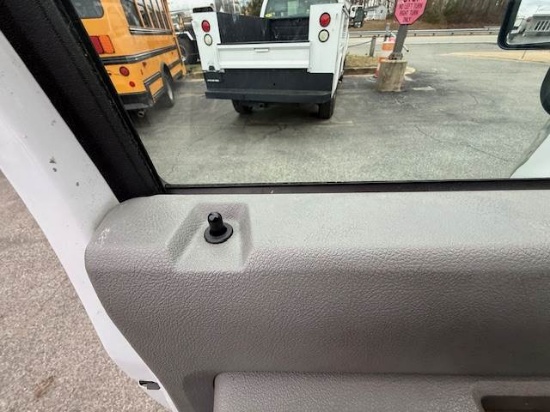 Picture of 2016 Ford Econoline Bus,12 Children Passenger, Transporter, Mini, Rear Heat and A/C, Handicap, Seatbelts, Food Truck, Church, Van Ford V-Shaped