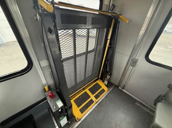 Picture of 2016 Ford Econoline Bus,12 Children Passenger, Transporter, Mini, Rear Heat and A/C, Handicap, Seatbelts, Food Truck, Church, Van Ford V-Shaped