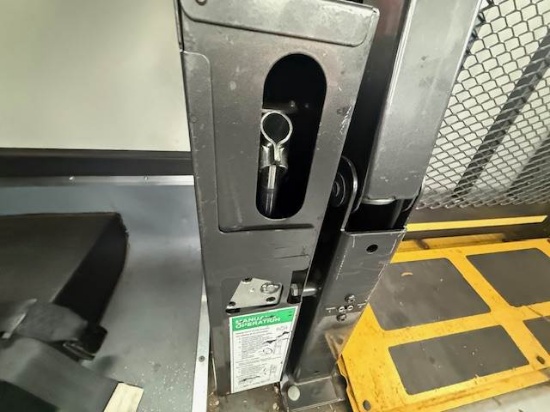 Picture of 2016 Ford Econoline Bus,12 Children Passenger, Transporter, Mini, Rear Heat and A/C, Handicap, Seatbelts, Food Truck, Church, Van Ford V-Shaped