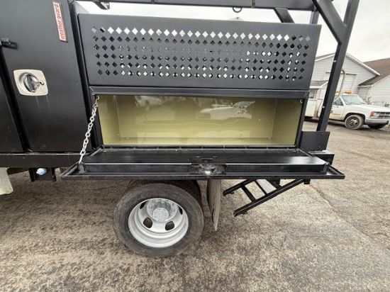 Picture of 2016 Ford F-450 Crew Cab Mechanic / Service Truck, Flatbed Handyman, Diesel, 4x4, Construction, Roofing, Roofer, Plumber, 9Ft Bed, 20FT Ladder Rack Ford V-Shaped