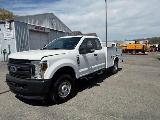 Picture of 2019 Ford F-250 Extended Cab Mechanic / Service Truck, 4x4, Gasoline, Plumber, 9FT Knapheide Bed, Electrician, Utility, 4WD , Low Miles Ford V-Shaped