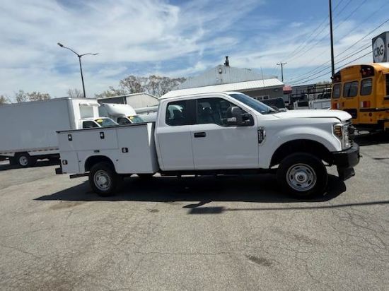 Picture of 2019 Ford F-250 Extended Cab Mechanic / Service Truck, 4x4, Gasoline, Plumber, 9FT Knapheide Bed, Electrician, Utility, 4WD , Low Miles Ford V-Shaped