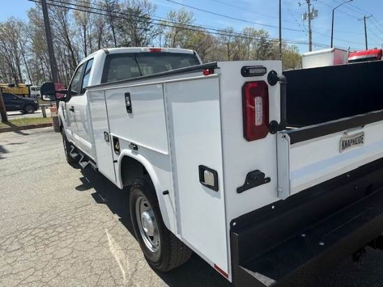 Picture of 2019 Ford F-250 Extended Cab Mechanic / Service Truck, 4x4, Gasoline, Plumber, 9FT Knapheide Bed, Electrician, Utility, 4WD , Low Miles Ford V-Shaped