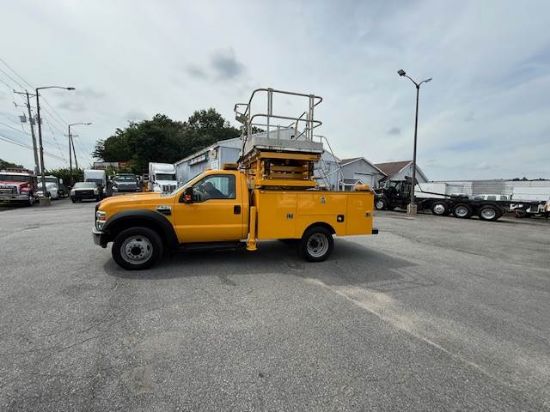 Picture of 2008 Ford F-550 XLT Boom / Bucket Truck, Lift Truck,Low Miles Service Utility Body Invertor, Outriggers Bridge Truck Boom Aerial Man Lift Scissor Lift V-Shaped