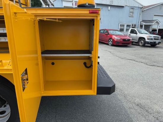 Picture of 2008 Ford F-550 XLT Boom / Bucket Truck, Lift Truck,Low Miles Service Utility Body Invertor, Outriggers Bridge Truck Boom Aerial Man Lift Scissor Lift V-Shaped