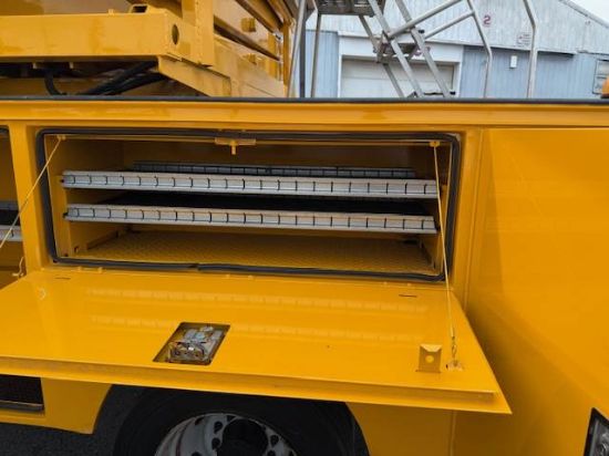 Picture of 2008 Ford F-550 XLT Boom / Bucket Truck, Lift Truck,Low Miles Service Utility Body Invertor, Outriggers Bridge Truck Boom Aerial Man Lift Scissor Lift V-Shaped