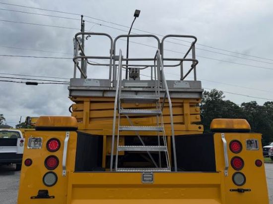 Picture of 2008 Ford F-550 XLT Boom / Bucket Truck, Lift Truck,Low Miles Service Utility Body Invertor, Outriggers Bridge Truck Boom Aerial Man Lift Scissor Lift V-Shaped
