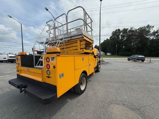 Picture of 2008 Ford F-550 XLT Boom / Bucket Truck, Lift Truck,Low Miles Service Utility Body Invertor, Outriggers Bridge Truck Boom Aerial Man Lift Scissor Lift V-Shaped