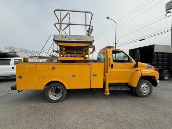 Picture of 2009 GMC C4 Boom / Bucket Truck, Lift Truck,Low Miles Service Utility Body Invertor, Outriggers Bridge Truck Boom Aerial Man Lift Scissor Lift GM LMM
