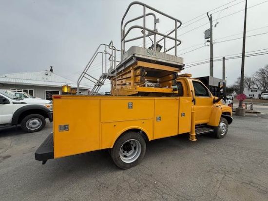 Picture of 2009 GMC C4 Boom / Bucket Truck, Lift Truck,Low Miles Service Utility Body Invertor, Outriggers Bridge Truck Boom Aerial Man Lift Scissor Lift GM LMM