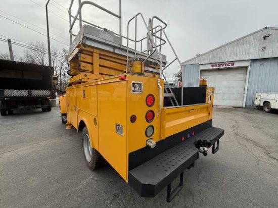Picture of 2009 GMC C4 Boom / Bucket Truck, Lift Truck,Low Miles Service Utility Body Invertor, Outriggers Bridge Truck Boom Aerial Man Lift Scissor Lift GM LMM