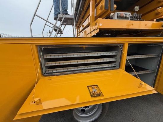 Picture of 2009 GMC C4 Boom / Bucket Truck, Lift Truck,Low Miles Service Utility Body Invertor, Outriggers Bridge Truck Boom Aerial Man Lift Scissor Lift GM LMM