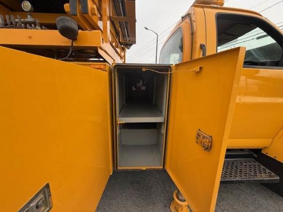 Picture of 2009 GMC C4 Boom / Bucket Truck, Lift Truck,Low Miles Service Utility Body Invertor, Outriggers Bridge Truck Boom Aerial Man Lift Scissor Lift GM LMM