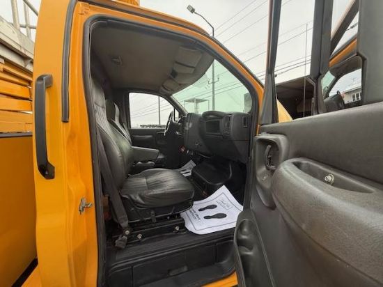 Picture of 2009 GMC C4 Boom / Bucket Truck, Lift Truck,Low Miles Service Utility Body Invertor, Outriggers Bridge Truck Boom Aerial Man Lift Scissor Lift GM LMM