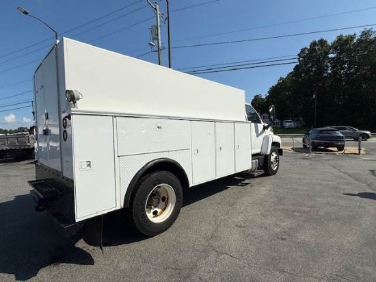 Picture of 2009 GMC C7 Mechanic / Service Truck, Enclosed Utility, Handyman, Electrician, Plumbing Truck, Diesel, Low Miles, 14ft Long, Allison, Work Truck Isuzu LF8