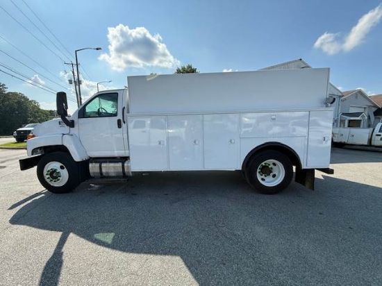 Picture of 2009 GMC C7 Mechanic / Service Truck, Enclosed Utility, Handyman, Electrician, Plumbing Truck, Diesel, Low Miles, 14ft Long, Allison, Work Truck Isuzu LF8