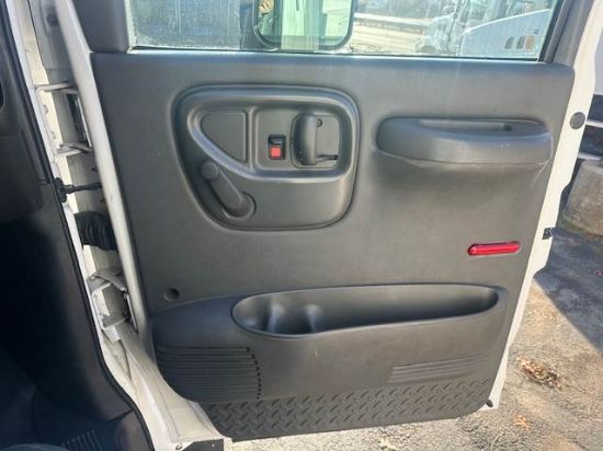 Picture of 2009 GMC C7 Mechanic / Service Truck, Enclosed Utility, Handyman, Electrician, Plumbing Truck, Diesel, Low Miles, 14ft Long, Allison, Work Truck Isuzu LF8