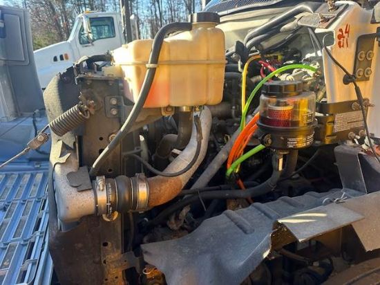 Picture of 2009 GMC C7 Mechanic / Service Truck, Enclosed Utility, Handyman, Electrician, Plumbing Truck, Diesel, Low Miles, 14ft Long, Allison, Work Truck Isuzu LF8