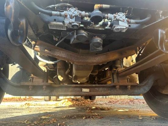 Picture of 2009 GMC C7 Mechanic / Service Truck, Enclosed Utility, Handyman, Electrician, Plumbing Truck, Diesel, Low Miles, 14ft Long, Allison, Work Truck Isuzu LF8