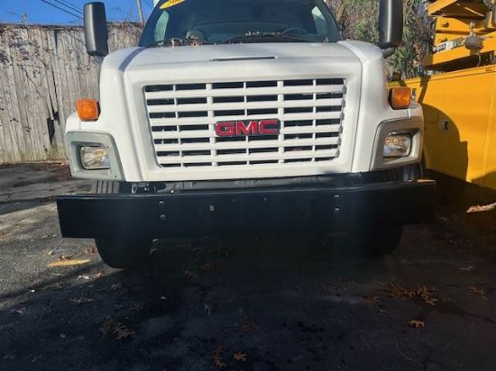 Picture of 2009 GMC C7 Mechanic / Service Truck, Enclosed Utility, Handyman, Electrician, Plumbing Truck, Diesel, Low Miles, 14ft Long, Allison, Work Truck Isuzu LF8